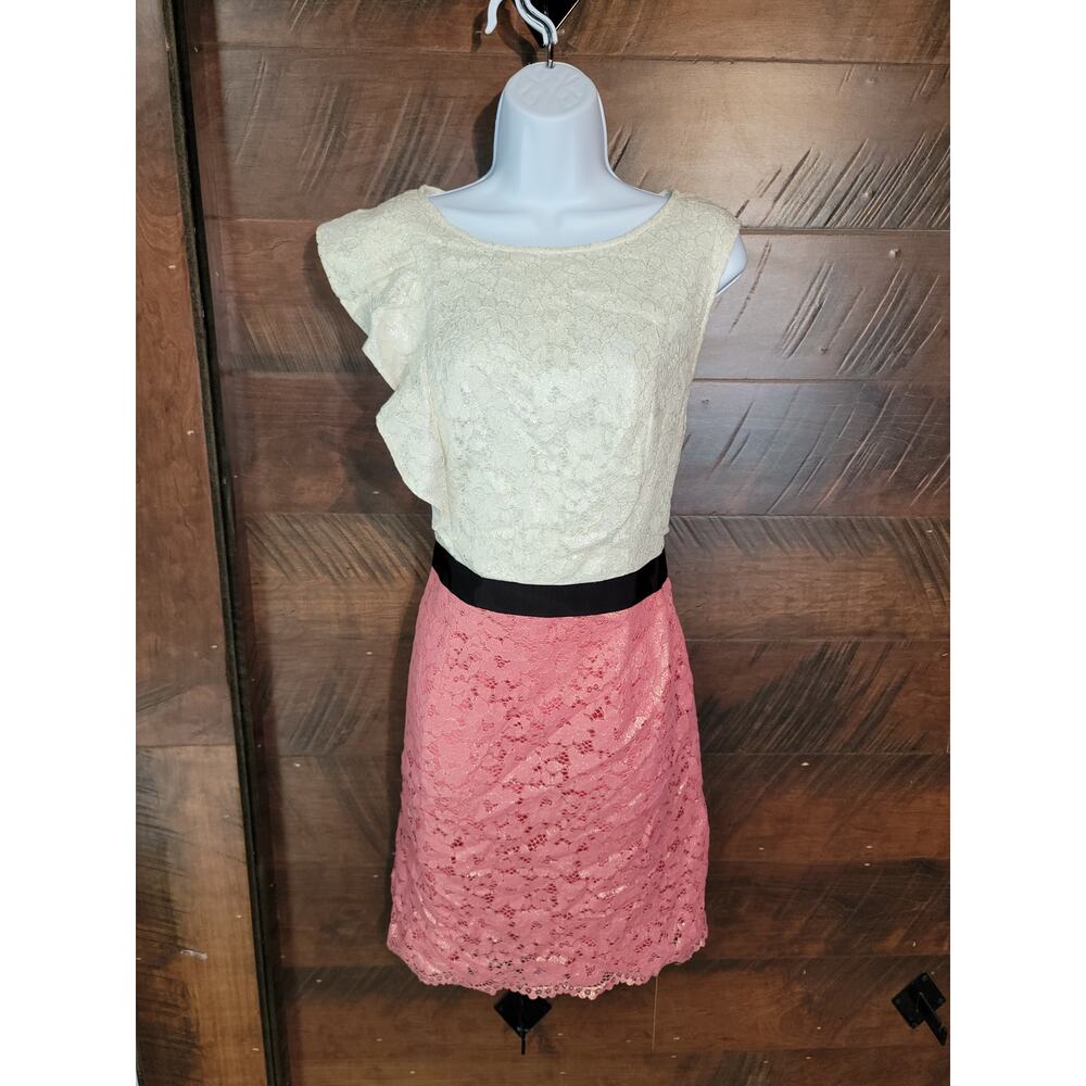 EUC Lilly Pulitzer 12 L Delila Fitted Lace Overlay & Ruffle Trim Designe…